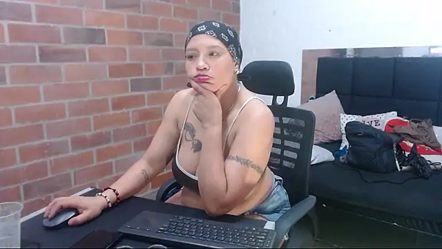 Snapshot of samantha__karolstone chatting on 29, 5, 2026 samantha karolstone online show from 29, 5, 2026