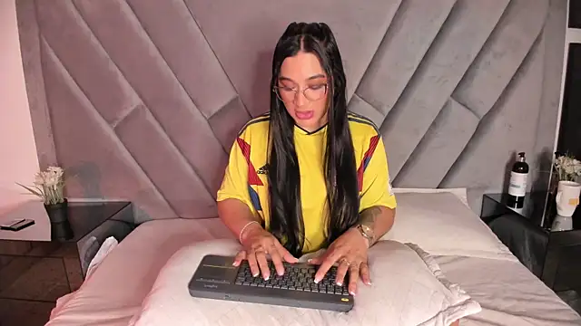 nataliee foster online show from 23, 6, 2026