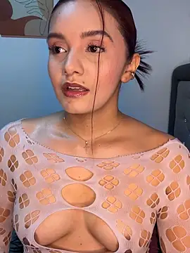 Melanyprada online show from 19, 6, 2026