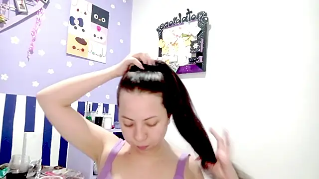 PetiteIvoryQueen19 online show from 16, 6, 2026