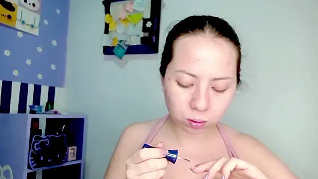 PetiteIvoryQueen19 online show from 20, 6, 2026