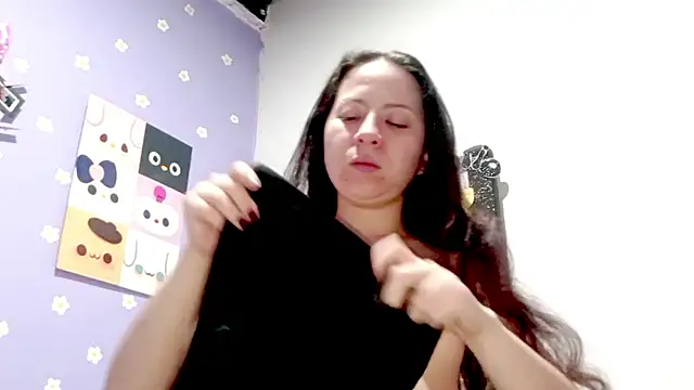 PetiteIvoryQueen19 online show from 23, 6, 2026