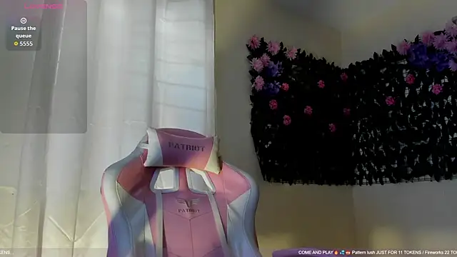 sweetieandjuicyy online show from 18, 6, 2026