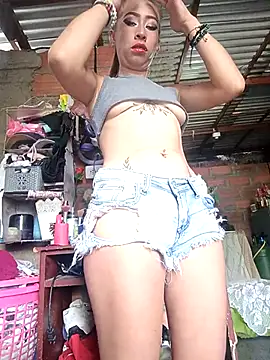Snapshot of samy-blonde chatting on 17, 6, 2026 samy-blonde online show from 17, 6, 2026