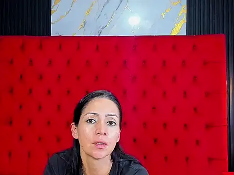 KateTompson  online show from 7, 6, 2026