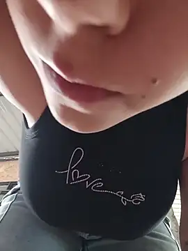 Mommy-Hot online show from 19, 6, 2026