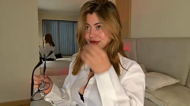 Zoe Benson online show from 5, 6, 2026