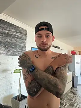 hottwoboys online show from 22, 5, 2026
