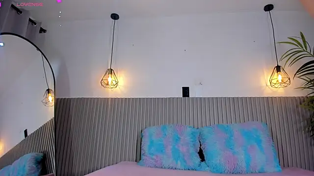 valentina lux online show from 18, 6, 2026