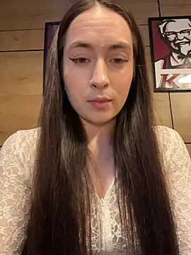 Holly Play online show from 19, 6, 2026