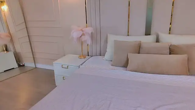 MarybethSnow online show from 10, 6, 2026