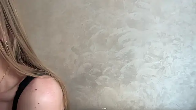 CaitlinaJayne23 online show from 16, 5, 2026