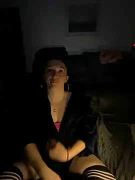 Snapshot of Stoner_BarbieXX chatting on 9, 5, 2026 Stoner BarbieXX online show from 9, 5, 2026