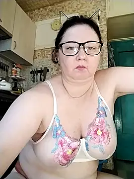 Holly-69 online show from 12, 6, 2026