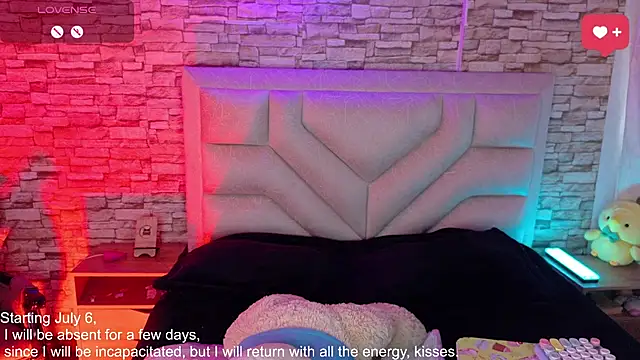  jade white  online show from 12, 6, 2026