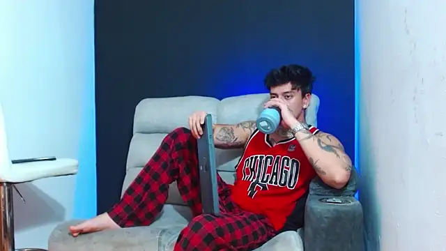 JUSTIN FULLER1 online show from 18, 5, 2026