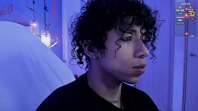 Snapshot of AkazaBoy_ chatting on 17, 6, 2026 AkazaBoy online show from 17, 6, 2026