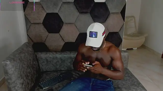 Latrellx7 online show from 8, 6, 2026