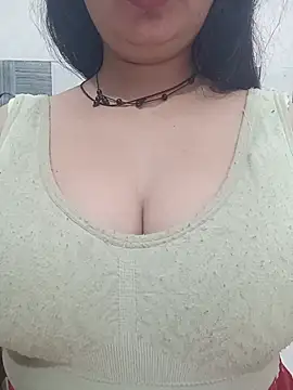 cute-mahek online show from 12, 6, 2026