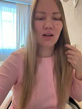 LianaCruz   online show from 10, 4, 2026