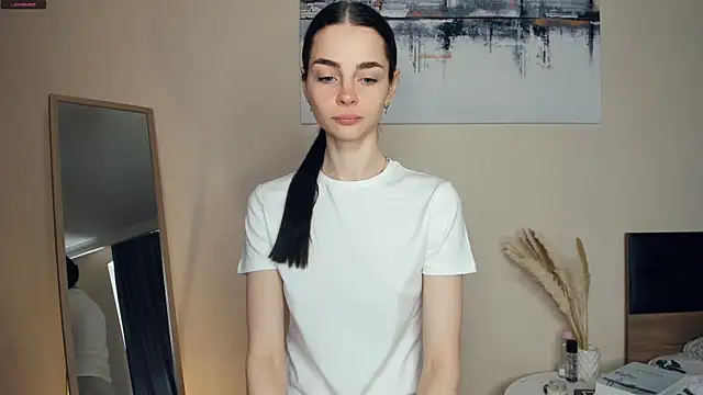 MaryJacksoon online show from 20, 6, 2026