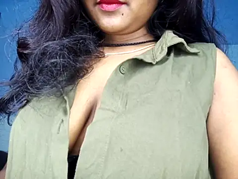Snapshot of Muktha chatting on 29, 10, 2025 Muktha online show from 29, 10, 2025