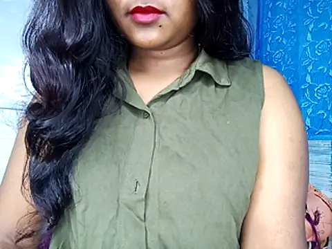 Snapshot of Muktha chatting on 3, 11, 2025 Muktha online show from 3, 11, 2025