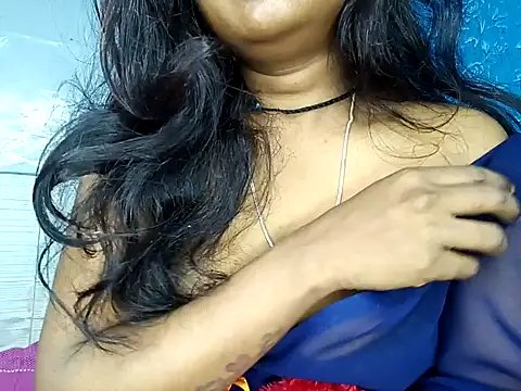 Snapshot of Muktha chatting on 20, 11, 2025 Muktha online show from 20, 11, 2025
