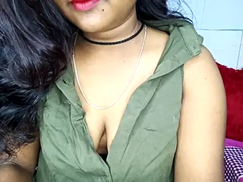 Snapshot of Muktha chatting on 24, 11, 2025 Muktha online show from 24, 11, 2025