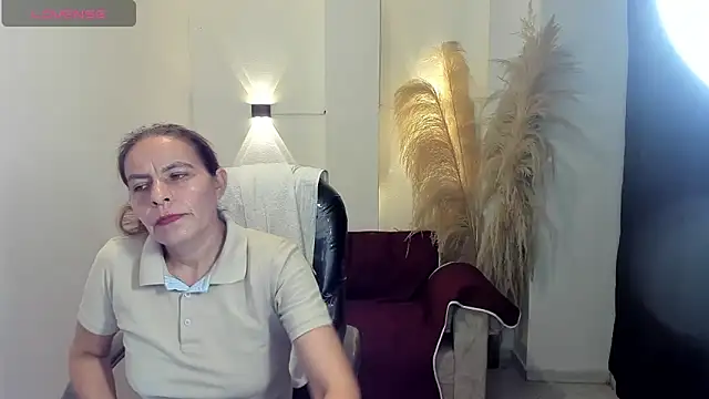 Milf karlye online show from 15, 6, 2026
