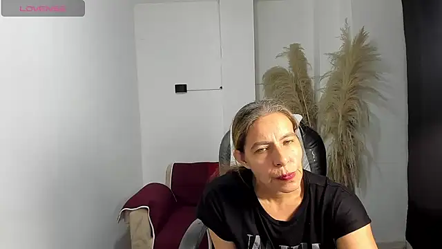 Milf karlye online show from 17, 6, 2026