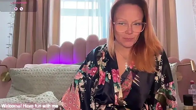 Snapshot of MelodyRoseUk chatting on 6, 4, 2026 MelodyRoseUk online show from 6, 4, 2026