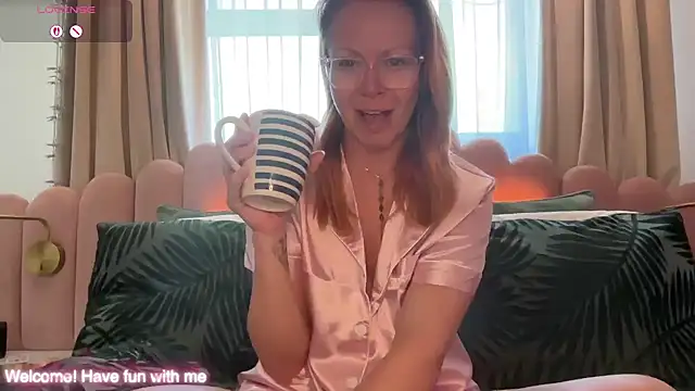 Snapshot of MelodyRoseUk chatting on 20, 4, 2026 MelodyRoseUk online show from 20, 4, 2026