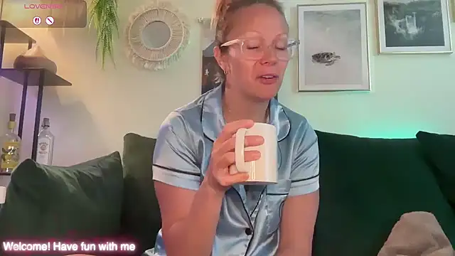 Snapshot of MelodyRoseUk chatting on 19, 5, 2026 MelodyRoseUk online show from 19, 5, 2026
