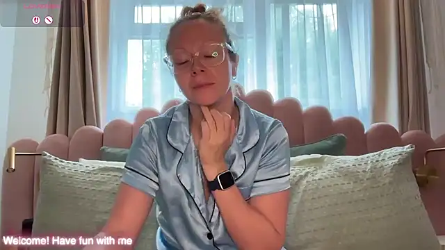 Snapshot of MelodyRoseUk chatting on 20, 5, 2026 MelodyRoseUk online show from 20, 5, 2026