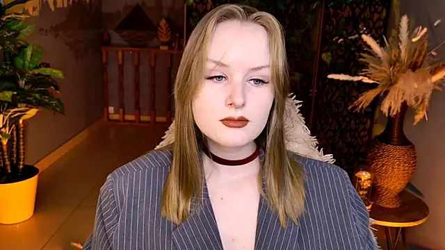 VivienLeeigh online show from 5, 6, 2026