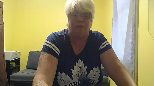 canadiancougar1965 online show from 30, 11, 2025