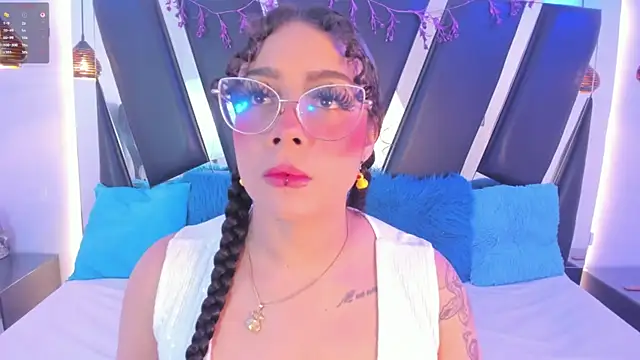antonelllepiercee online show from 23, 6, 2026