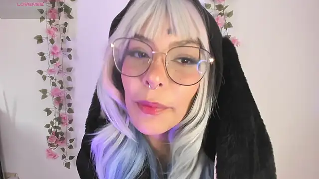 Luna-Chann online show from 15, 6, 2026