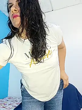 Snapshot of rrosevicky chatting on 4, 2, 2026 rrosevicky online show from 4, 2, 2026