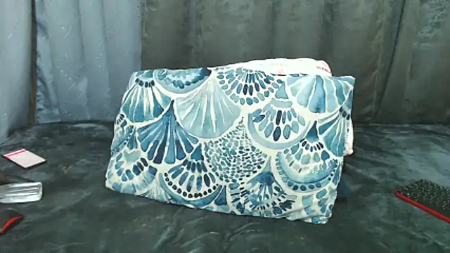kittykhloe22 online show from 10, 6, 2026