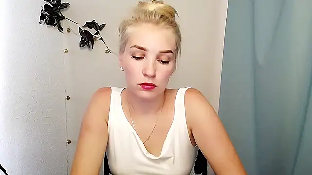 Queen ofLove online show from 30, 6, 2026