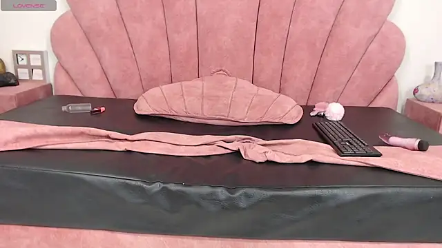 Snapshot of Candy_Bony chatting on 6, 7, 2026 Candy Bony online show from 6, 7, 2026