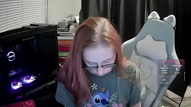 LilyFoxxx online show from 17, 6, 2026