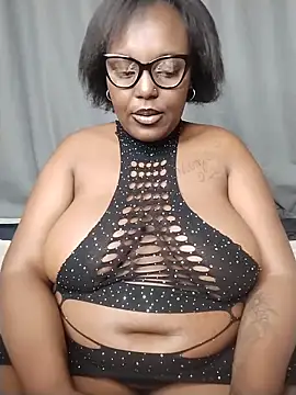 CHERRYYUMMY online show from 5, 6, 2026