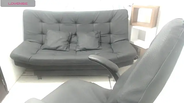 Snapshot of lulu_25_ chatting on 21, 4, 2026 lulu 25 online show from 21, 4, 2026