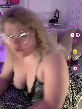 CurvyAnonymousGirl89 online show from 22, 6, 2026