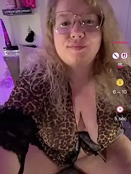 CurvyAnonymousGirl89 online show from 23, 6, 2026
