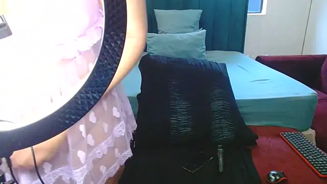 LolaTwerksXX online show from 21, 6, 2026