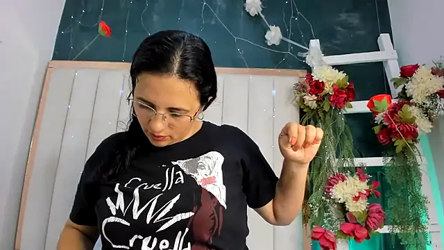 africa holmes online show from 20, 6, 2026